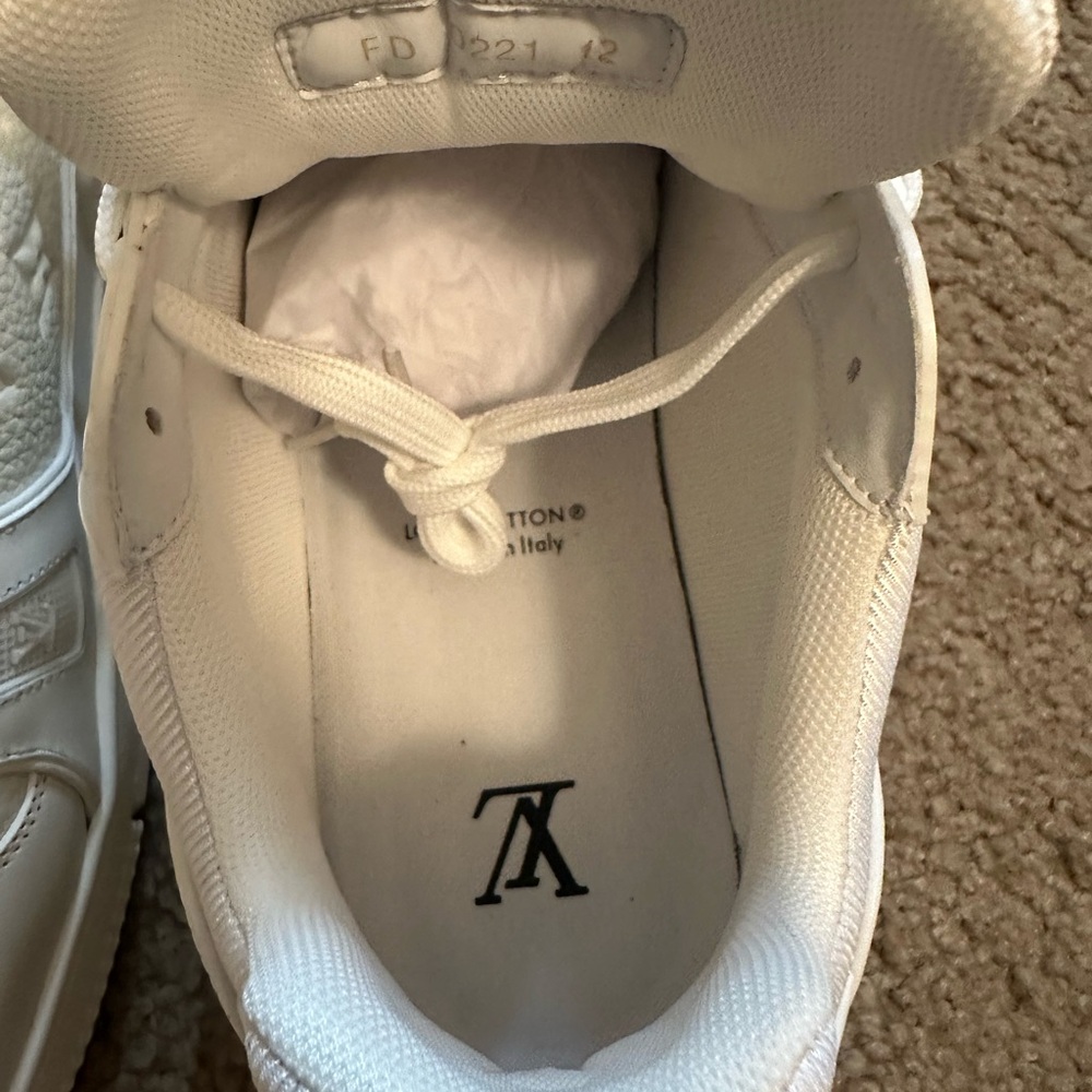 Louis Vuitton Trainers - Picture 6 of 7
